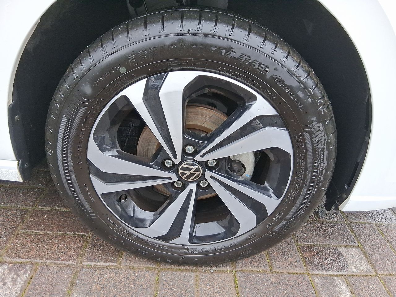 VOLKSWAGEN - 17