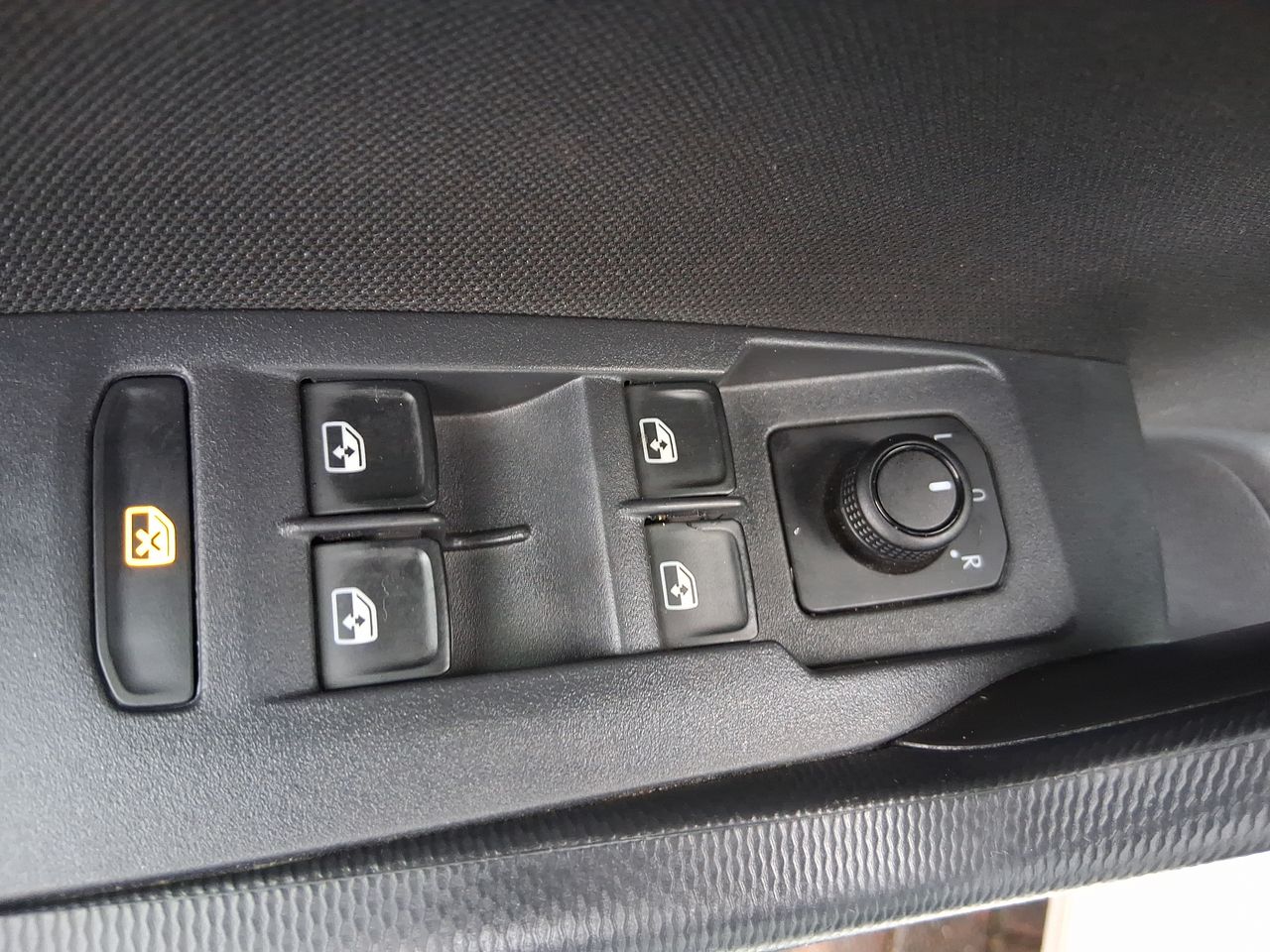 VOLKSWAGEN - 22