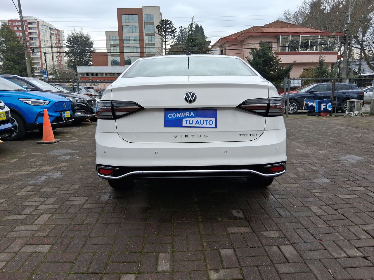 VOLKSWAGEN - 6