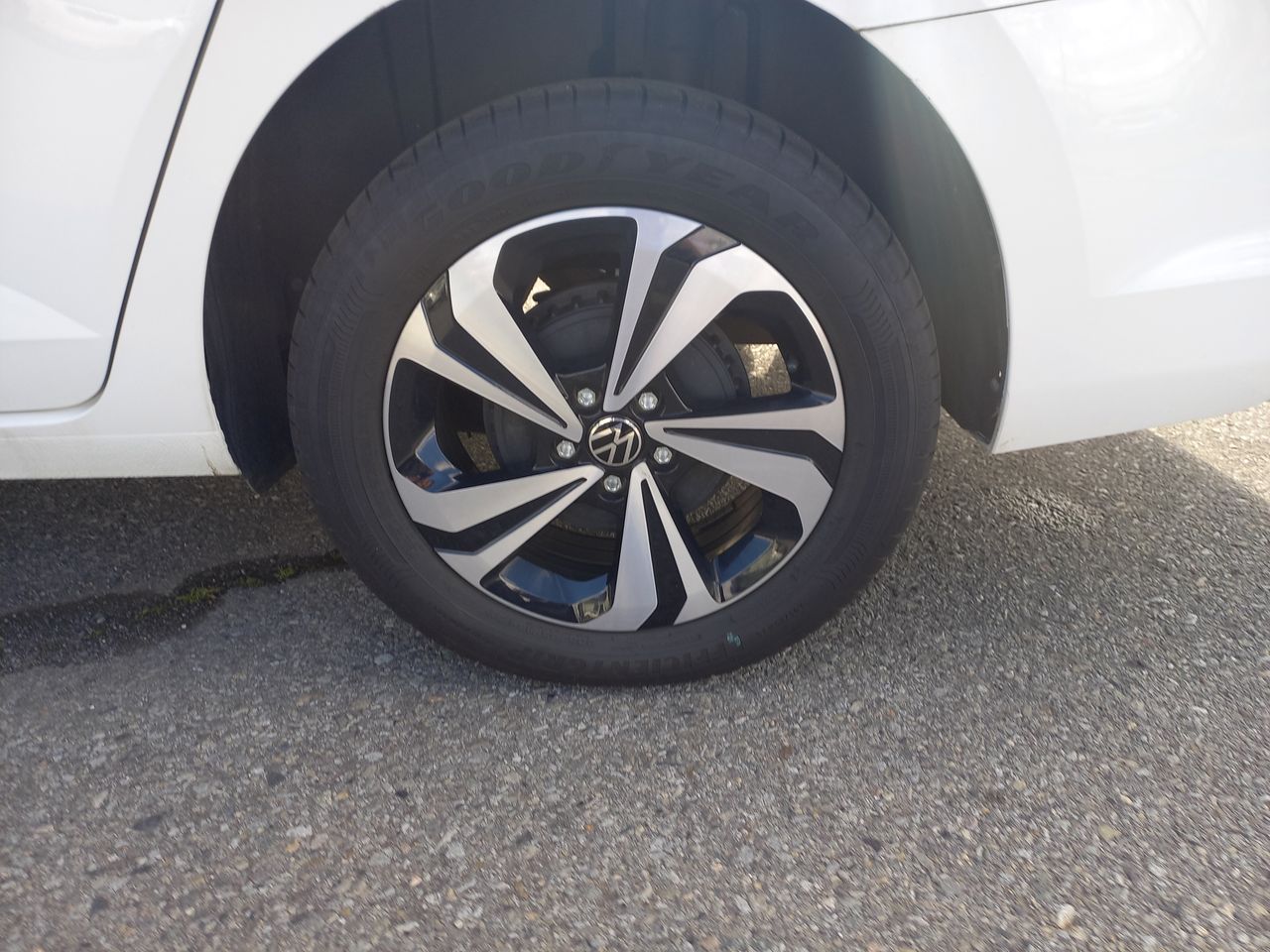 VOLKSWAGEN - 17
