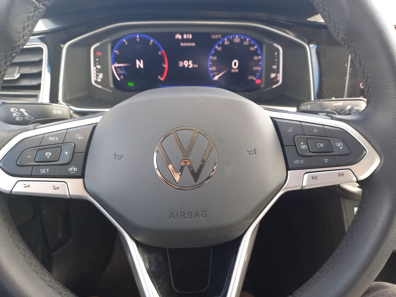 VOLKSWAGEN - 26
