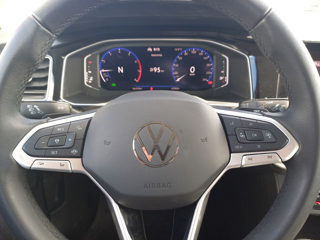 VOLKSWAGEN - 25