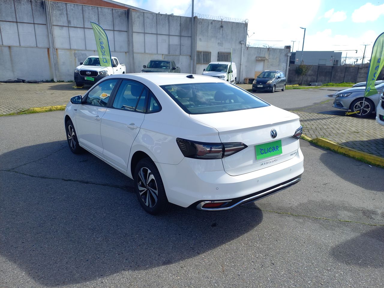 VOLKSWAGEN - 5