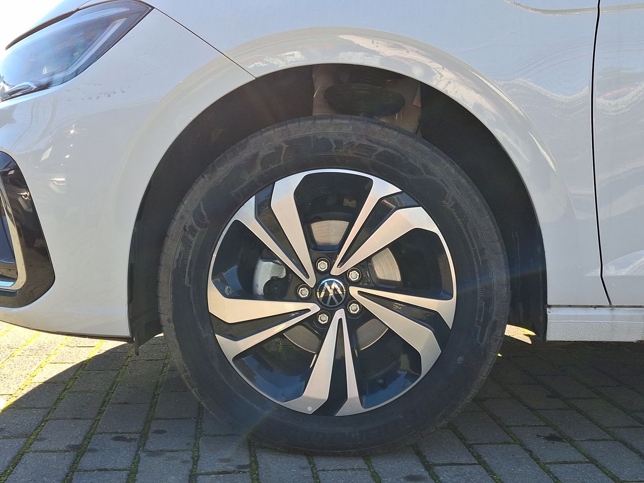 VOLKSWAGEN - 17