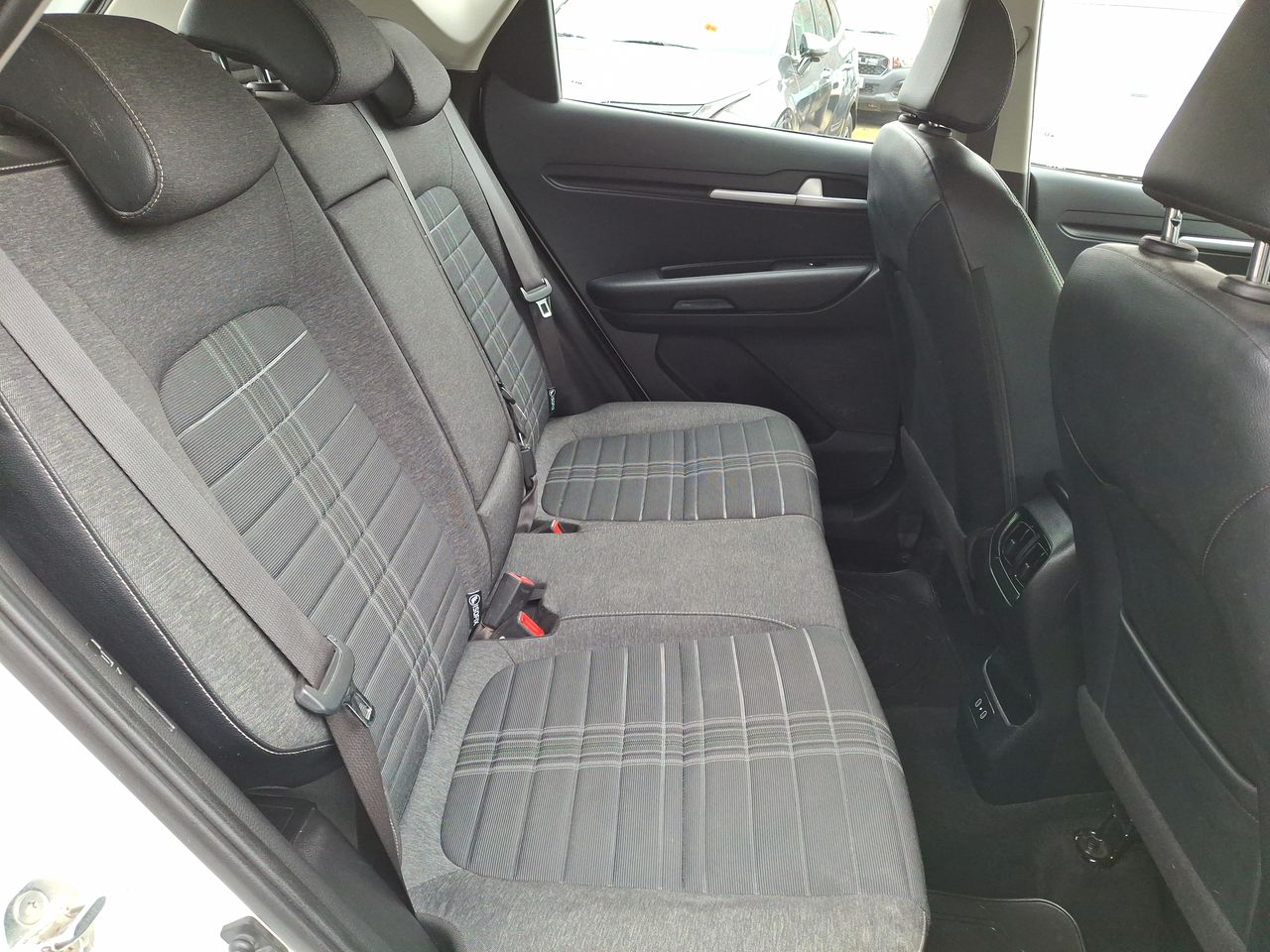 KIA Sonet — foto 26 de 26