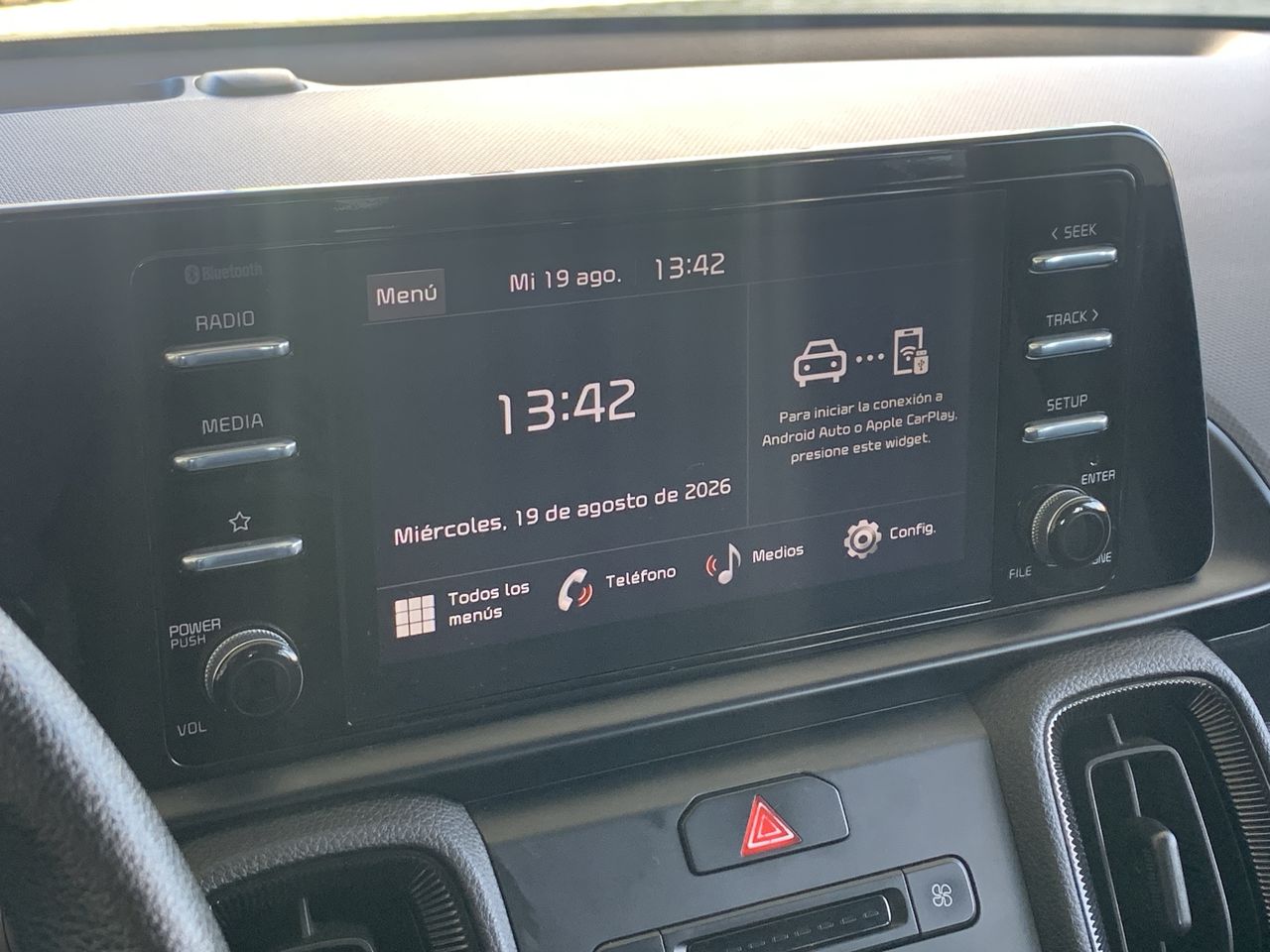 Land Rover Defender — foto 19 de 25