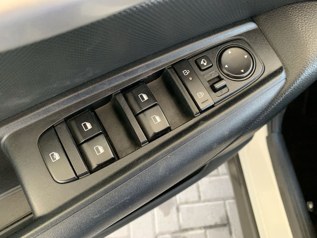 Land Rover Defender — foto 14 de 25