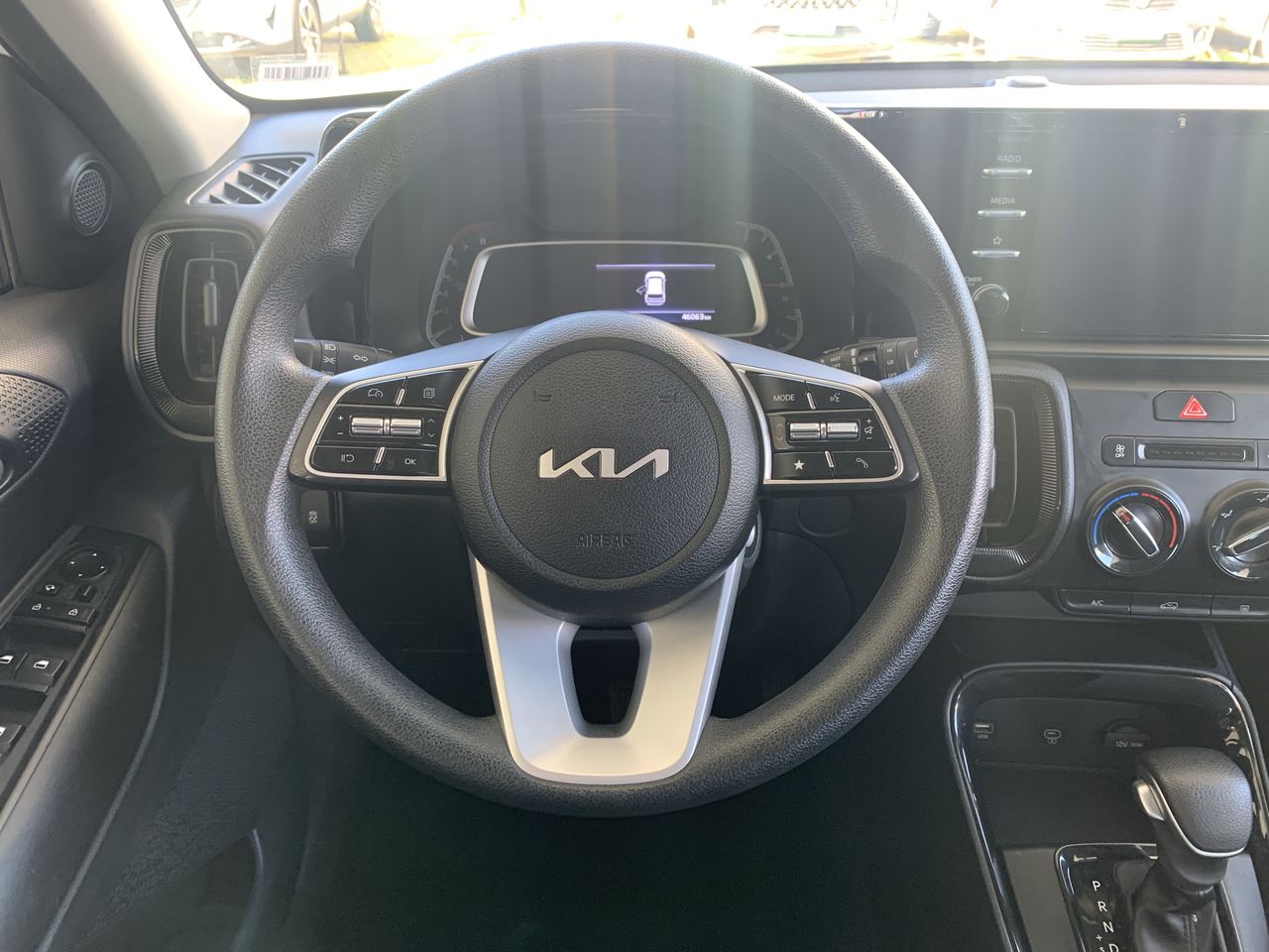 Land Rover Defender — foto 16 de 25