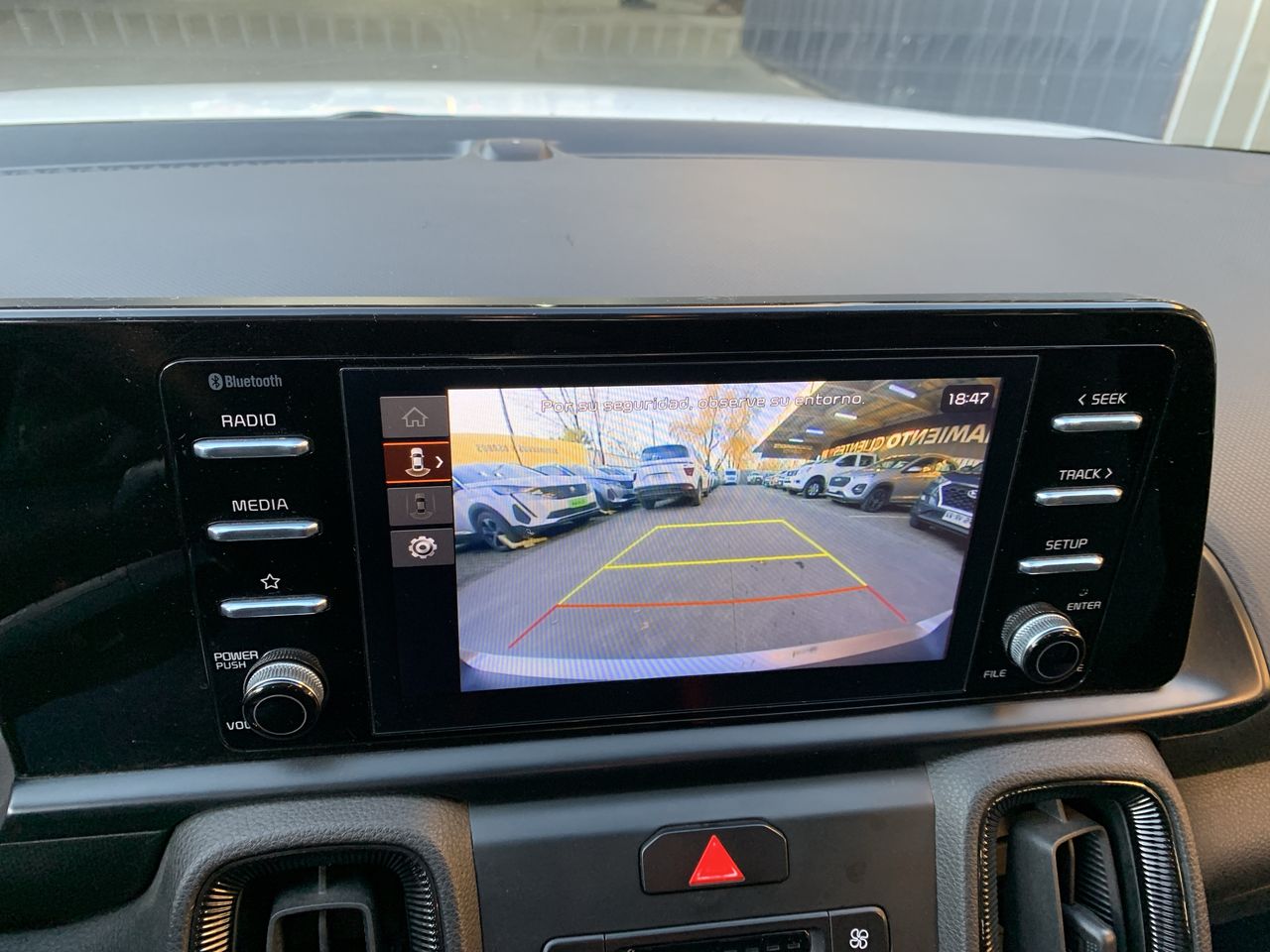 KIA Sonet — foto 21 de 26