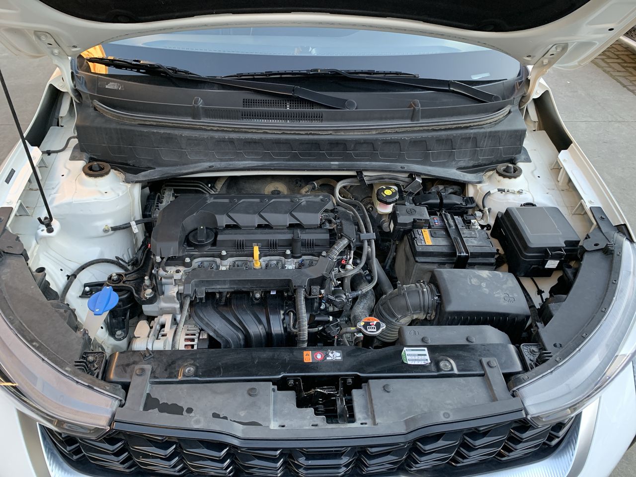 KIA Sonet — foto 11 de 26