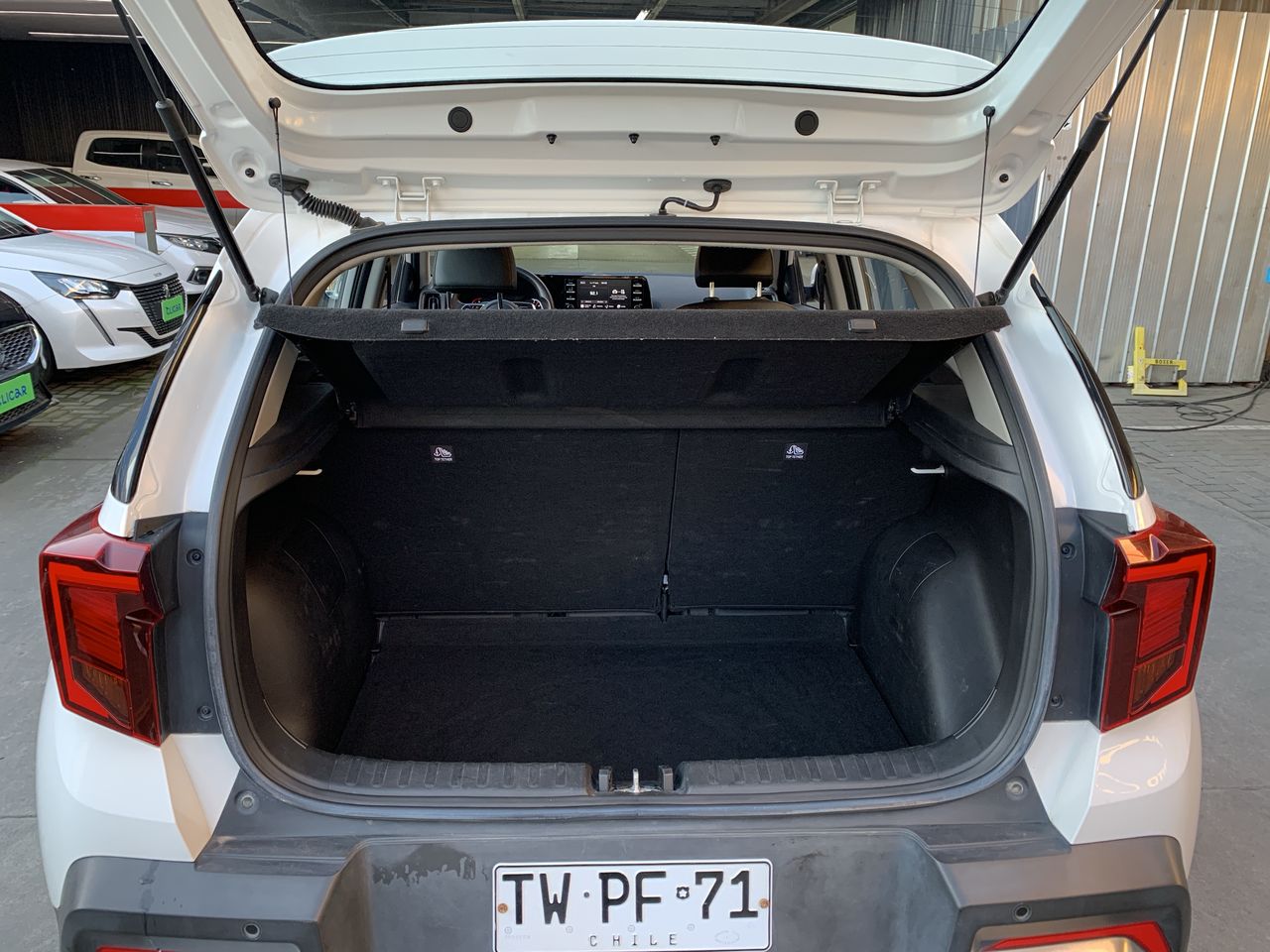 KIA Sonet — foto 14 de 26