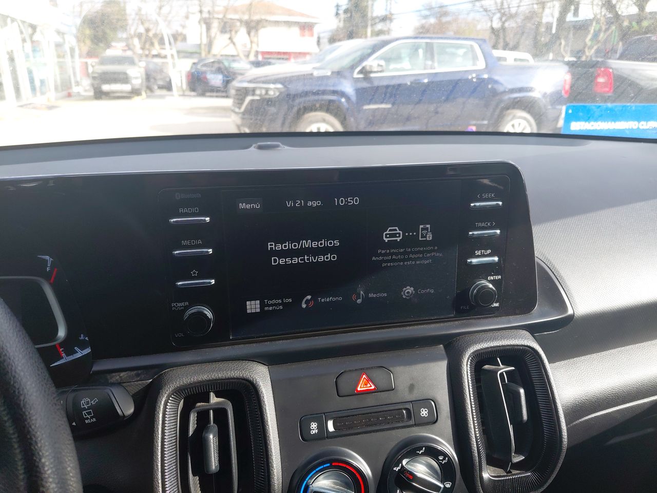 KIA Sonet — foto 30 de 36