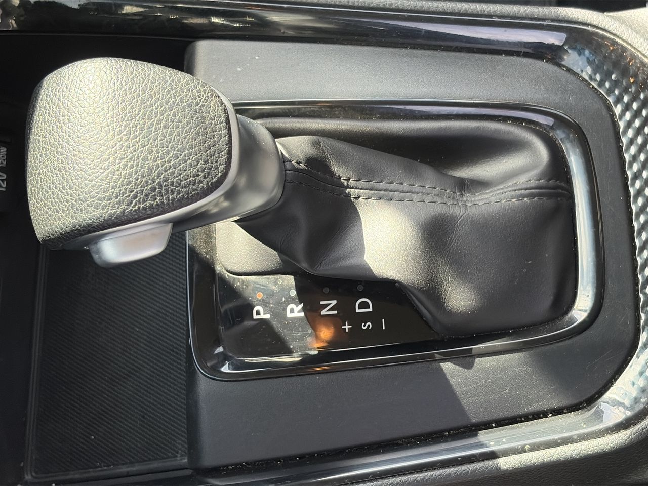 KIA Sonet — foto 20 de 20