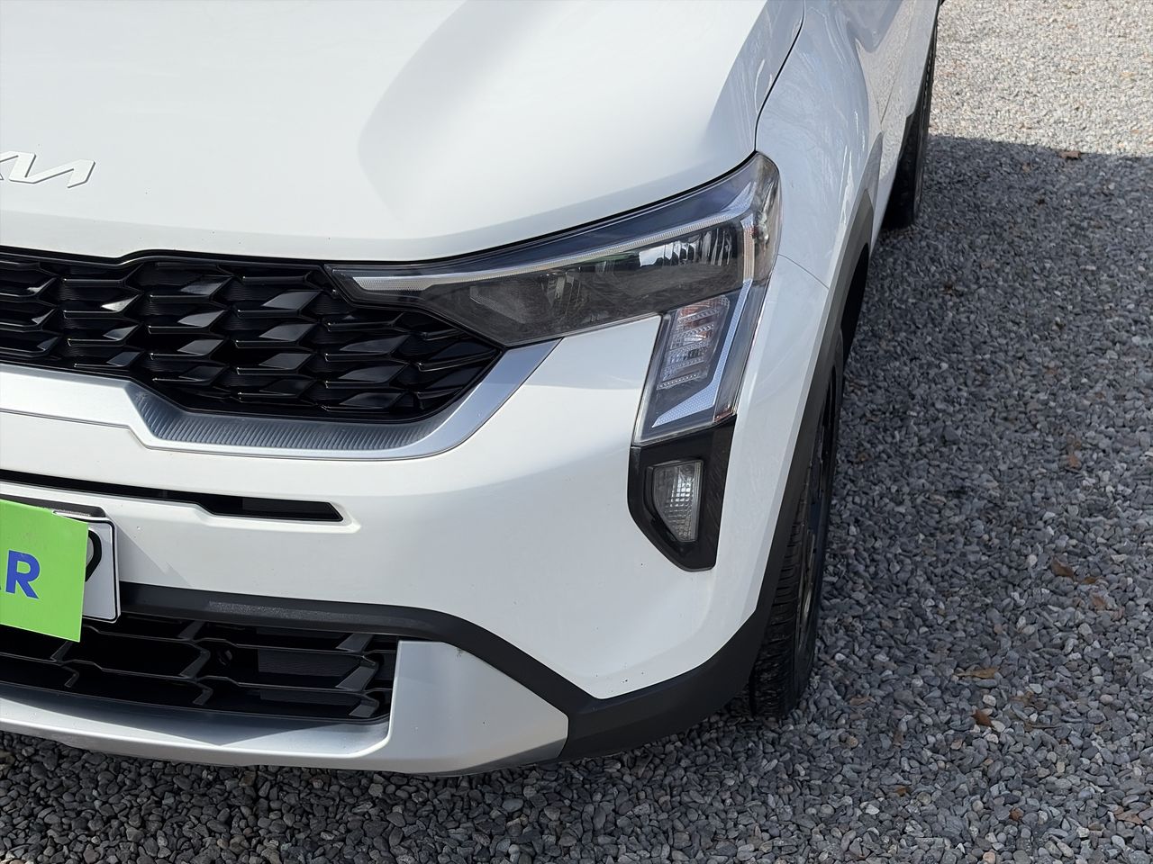 KIA Sonet — foto 11 de 20