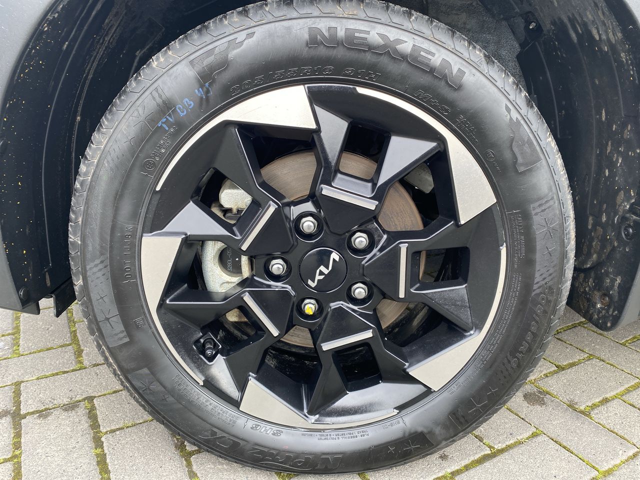 KIA Sonet — foto 10 de 26