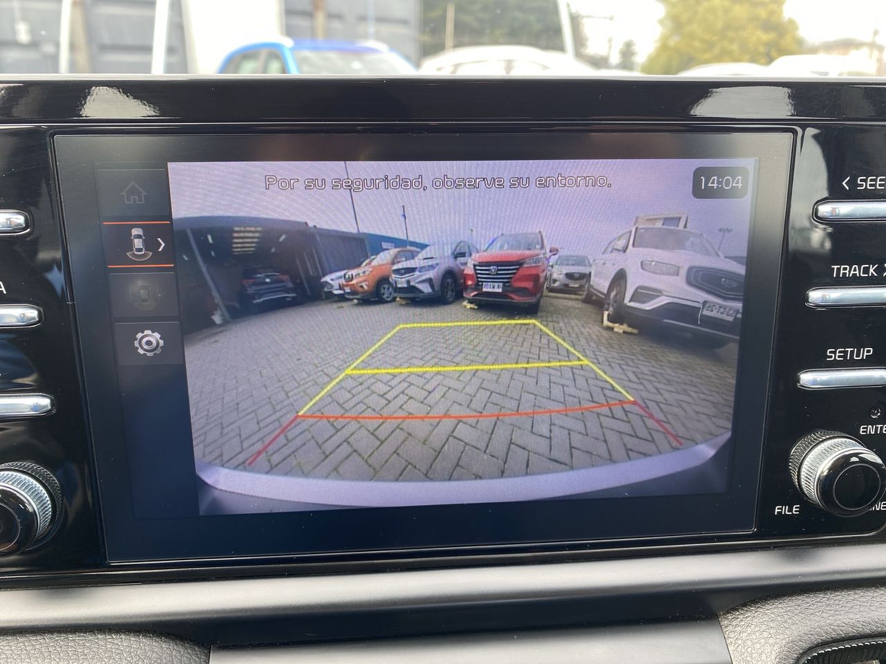 KIA Sonet — foto 21 de 26