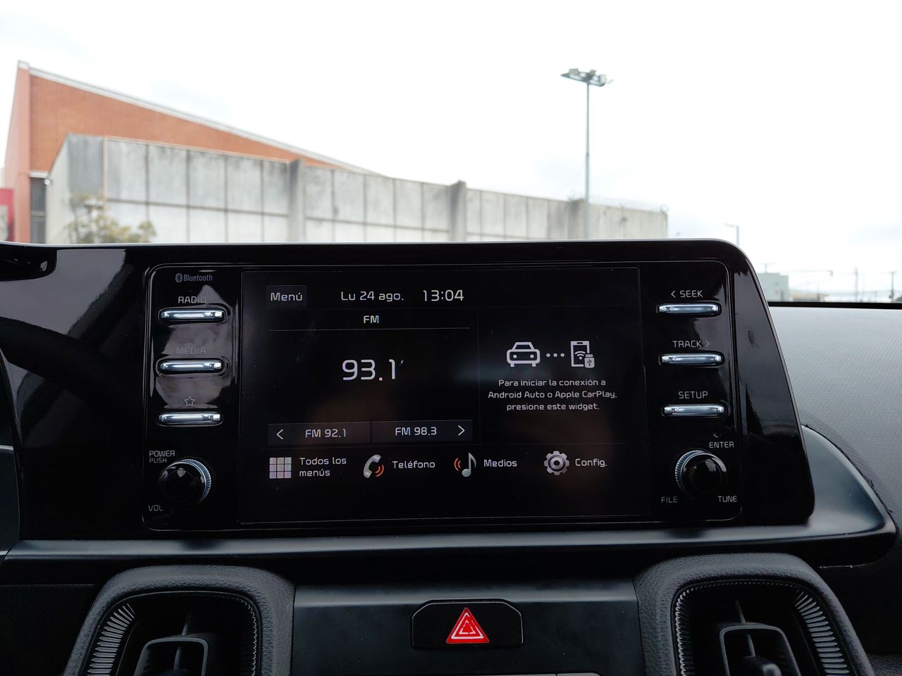 KIA Sonet — foto 18 de 23