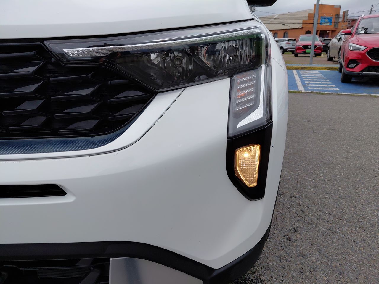 KIA Sonet — foto 10 de 23