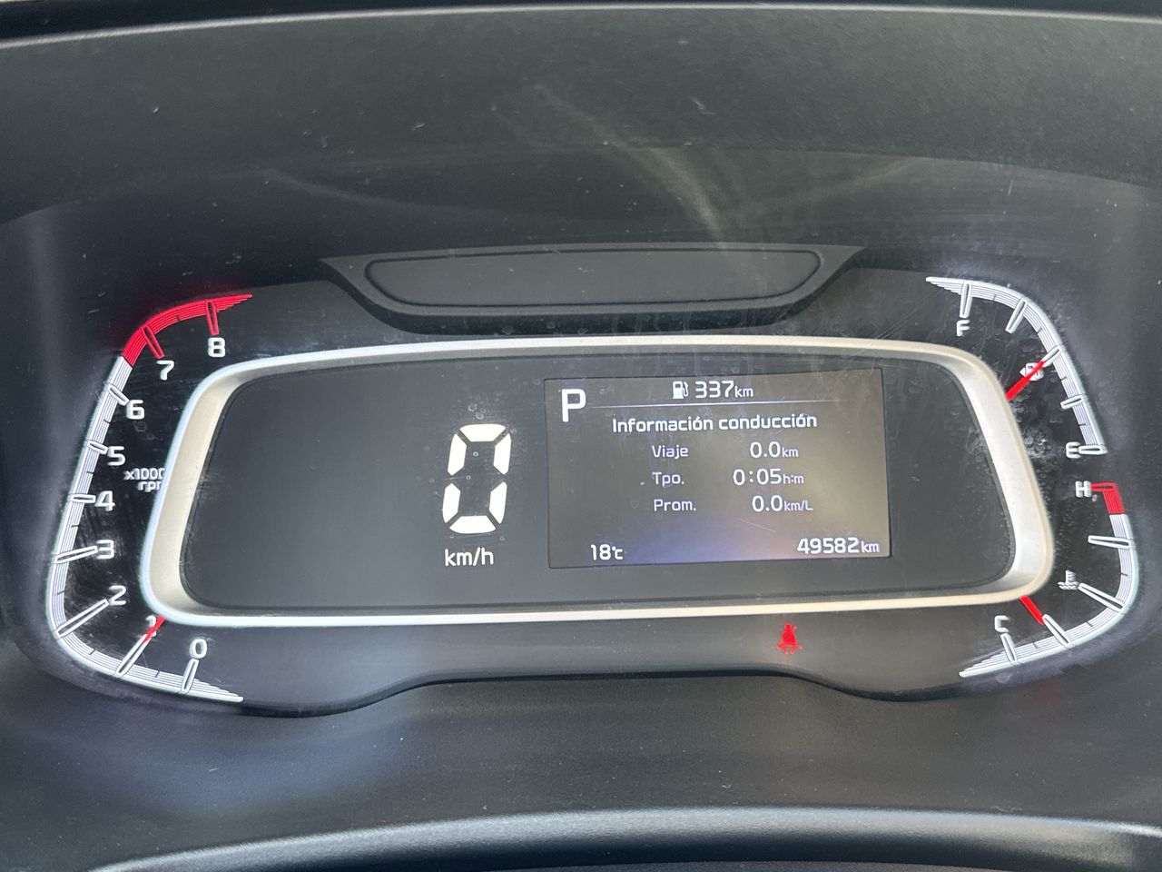 KIA Sonet — foto 12 de 20