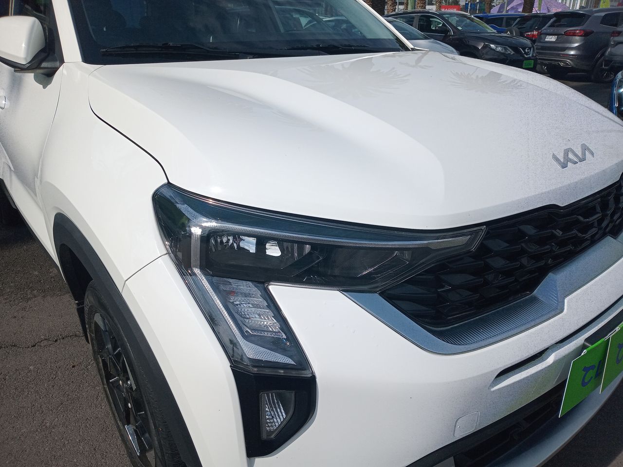 Suzuki Swift — foto 8 de 25