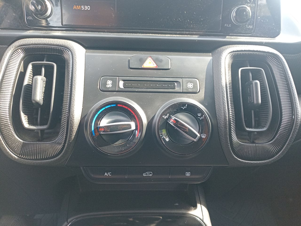 Suzuki Swift — foto 20 de 25