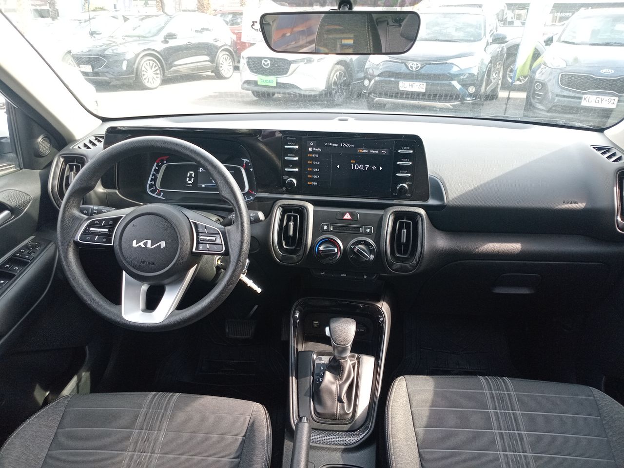Suzuki Swift — foto 22 de 25