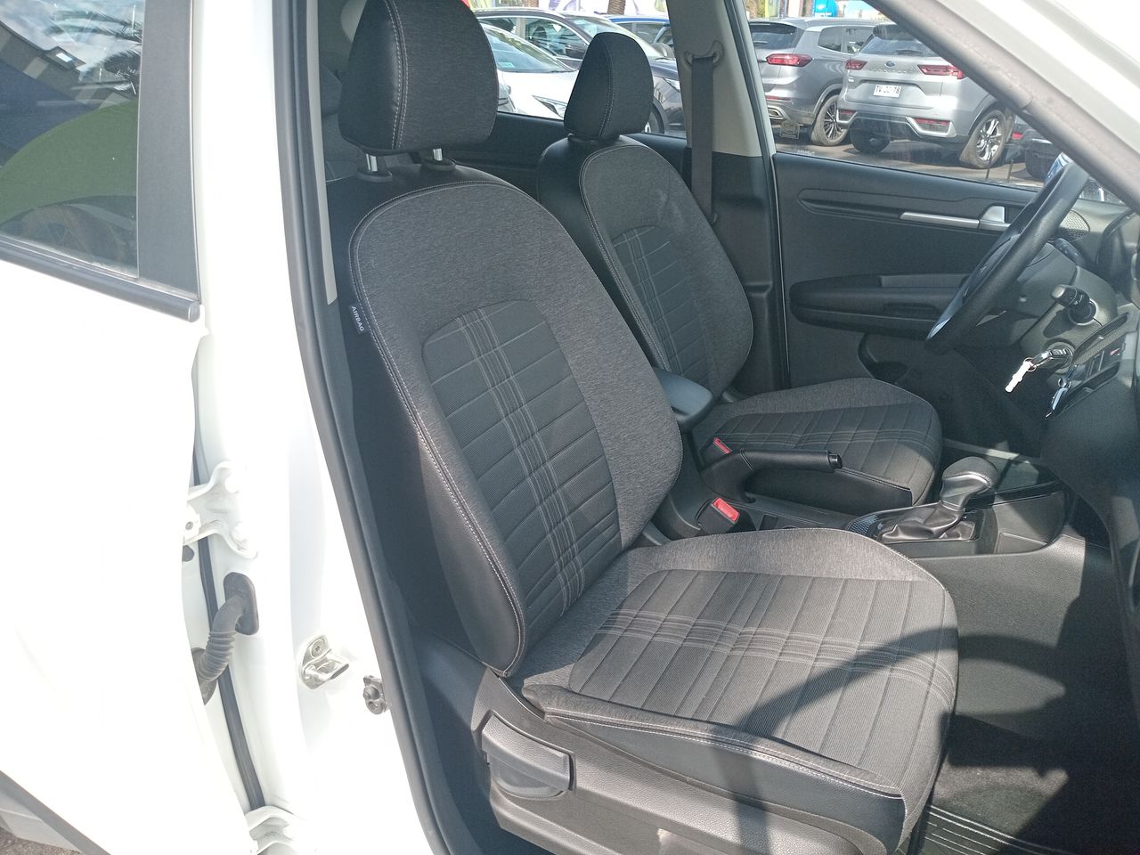 Suzuki Swift — foto 23 de 25