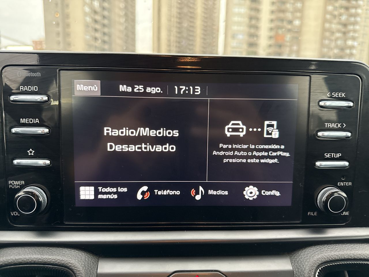 KIA Sonet — foto 28 de 34