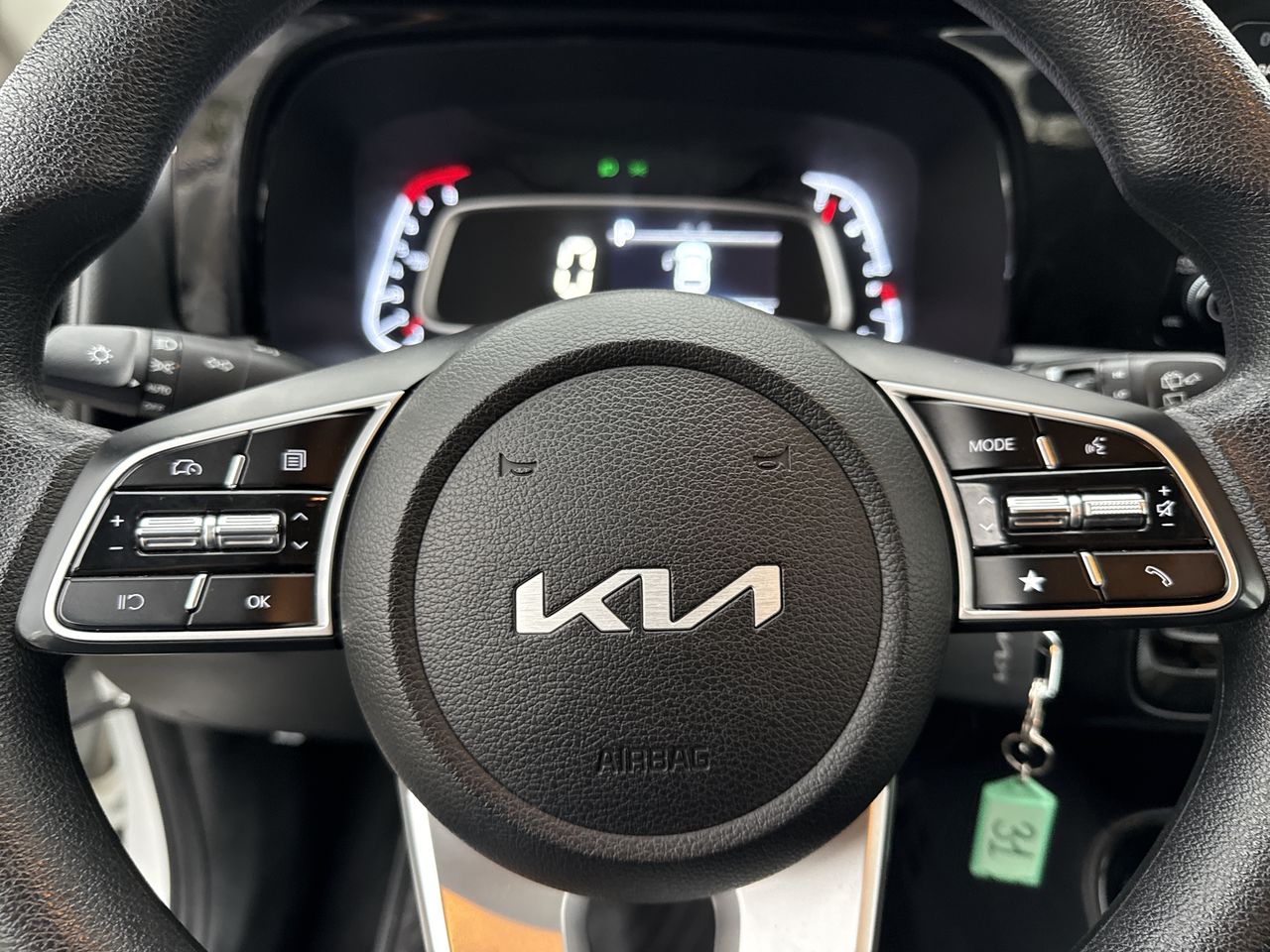 KIA Sonet — foto 26 de 34