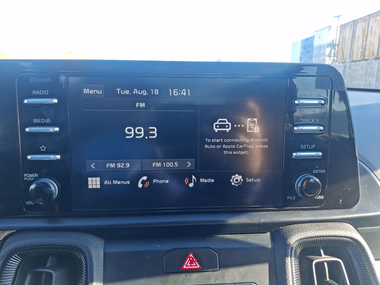 KIA Sonet — foto 19 de 23