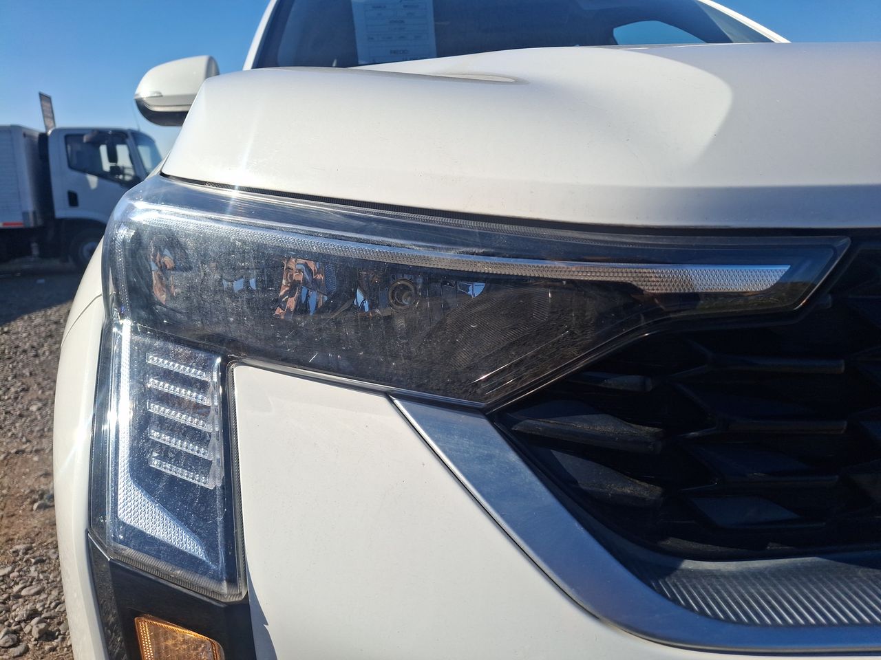 KIA Sonet — foto 11 de 23