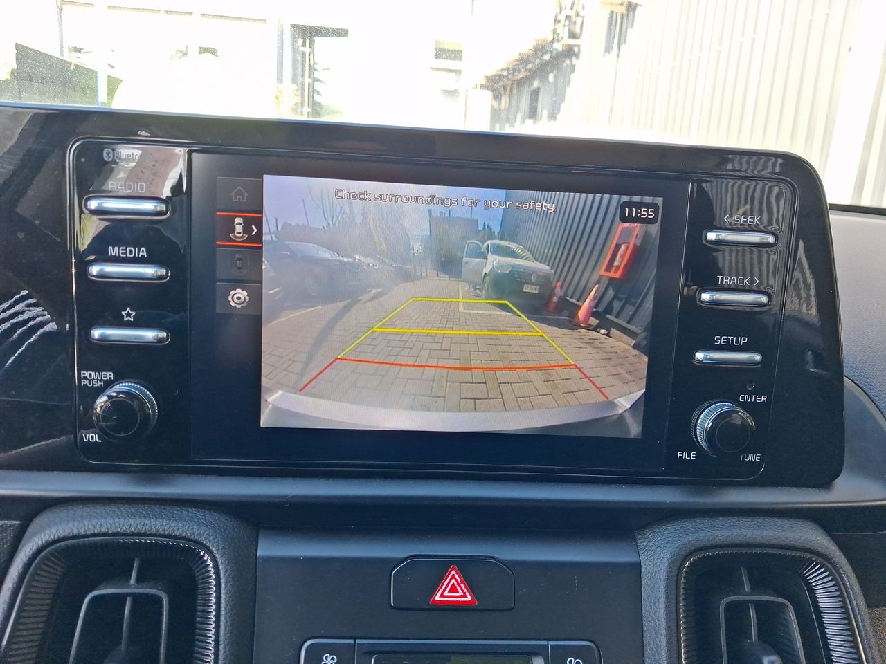 KIA Sonet — foto 19 de 22