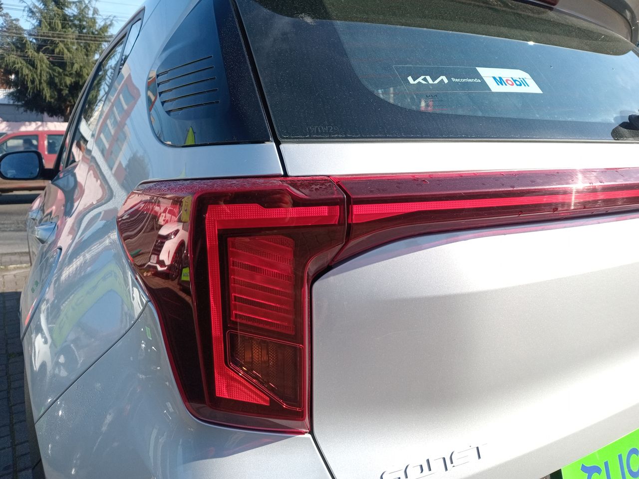 KIA Sonet — foto 21 de 35