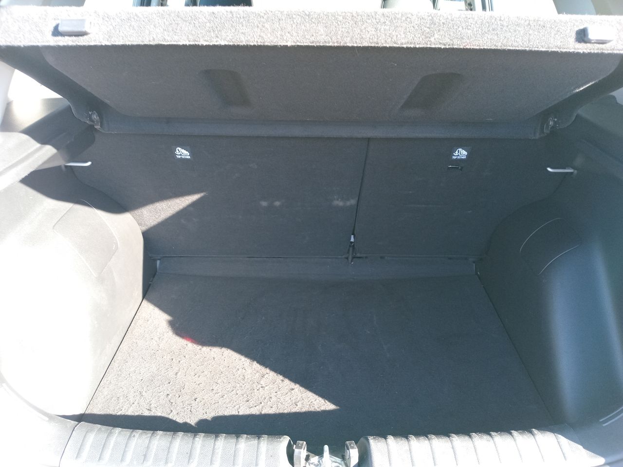 KIA Sonet — foto 22 de 35
