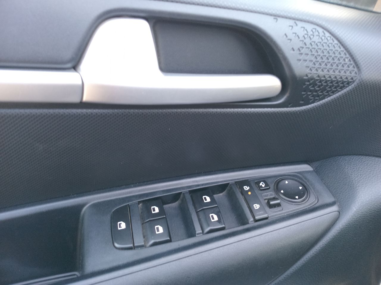 KIA Sonet — foto 23 de 35