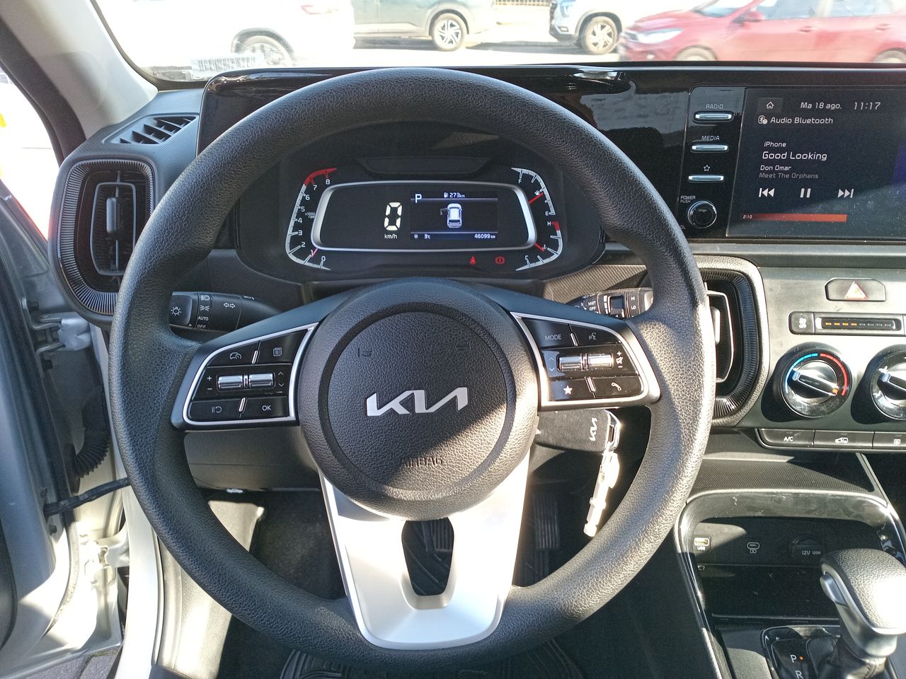 KIA Sonet — foto 26 de 35
