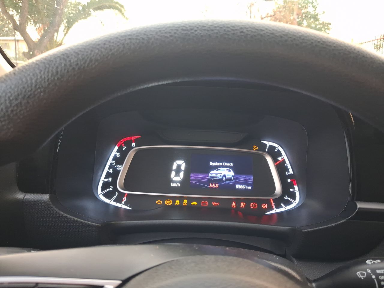 KIA Sonet — foto 27 de 36