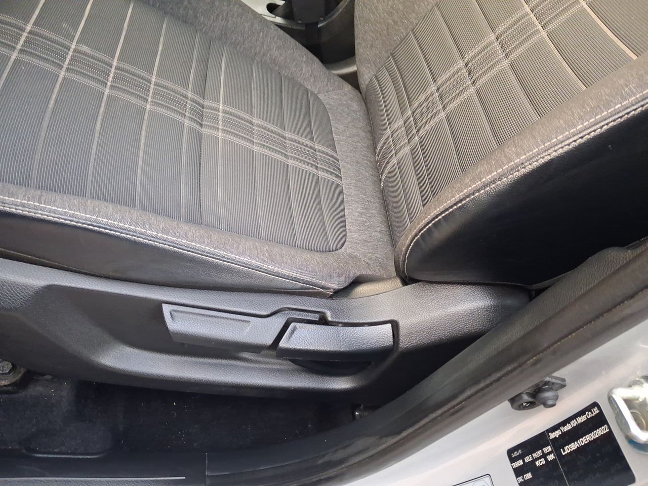 KIA Sonet — foto 23 de 36