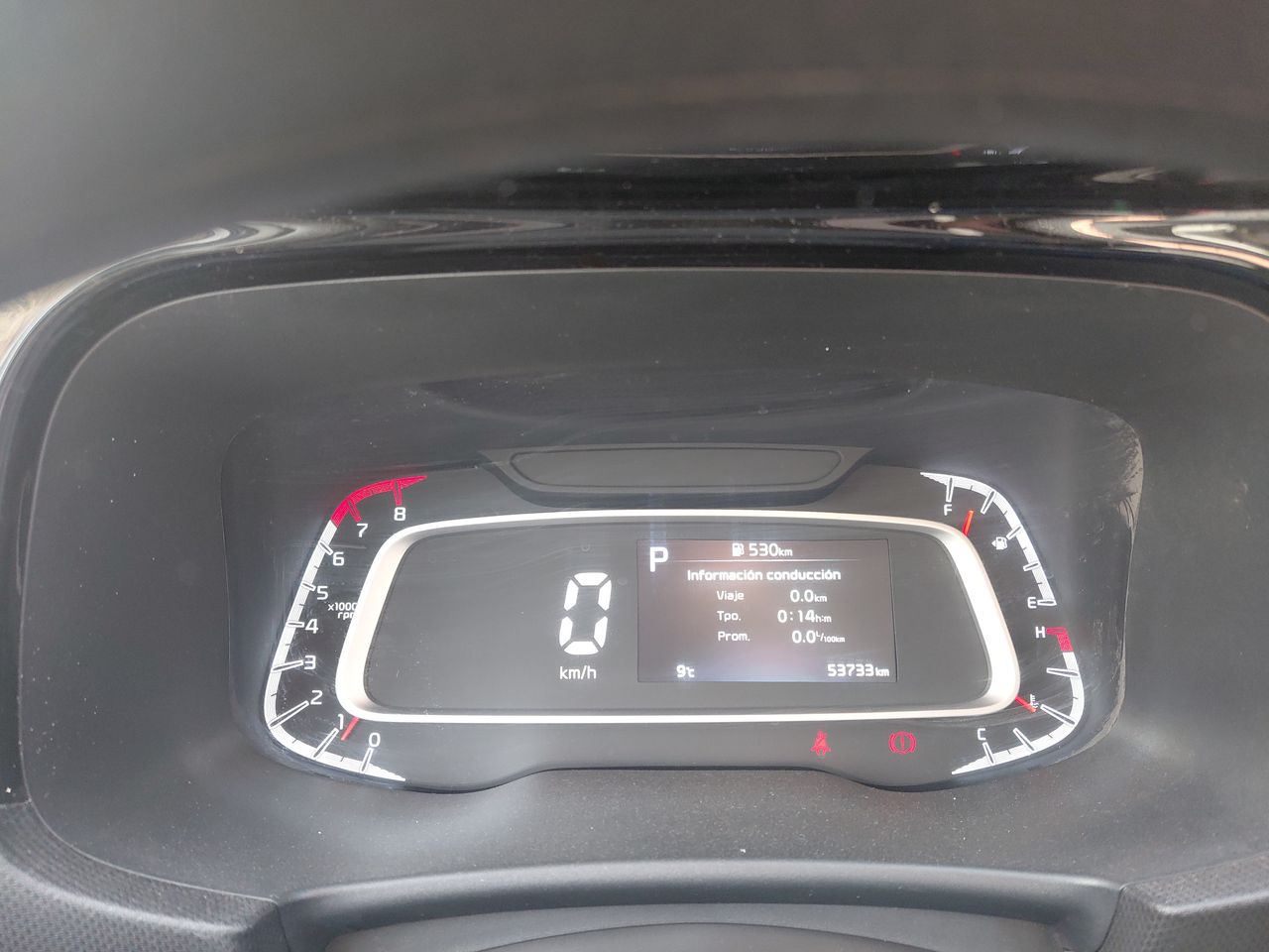 KIA Sonet — foto 29 de 36