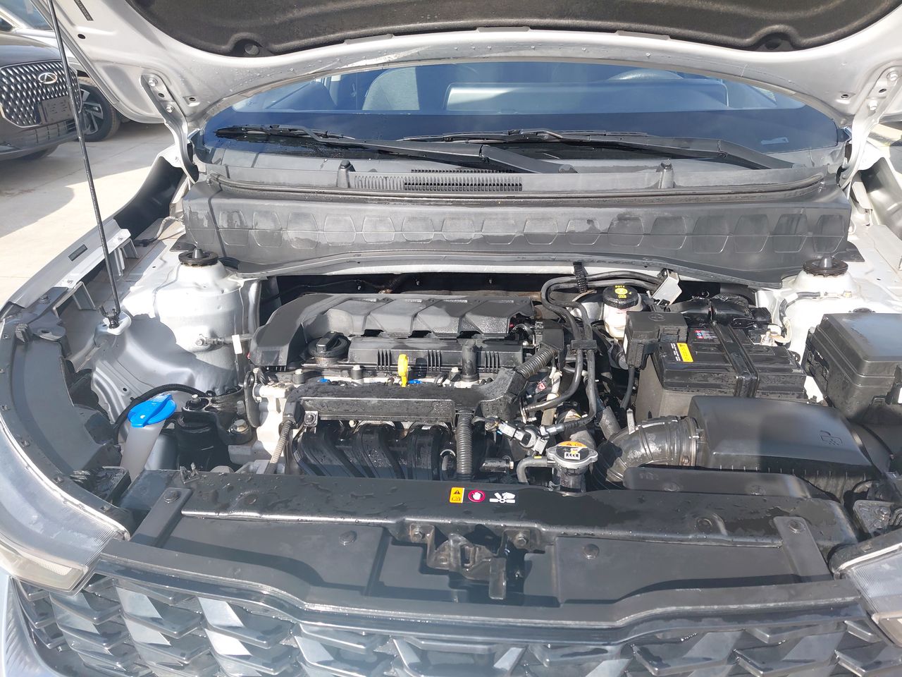 KIA Sonet — foto 19 de 36