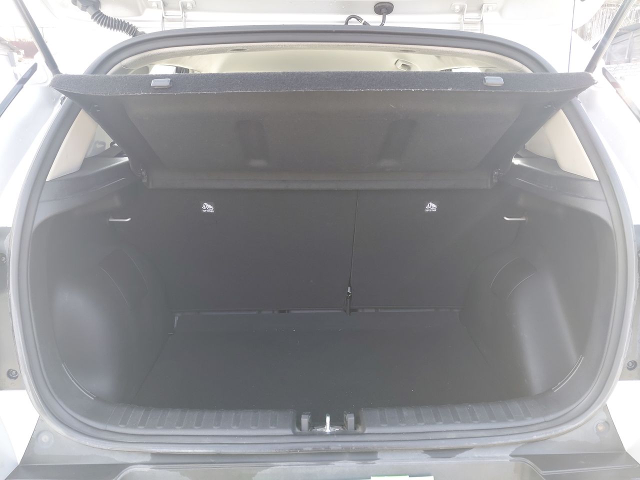 KIA Sonet — foto 23 de 36