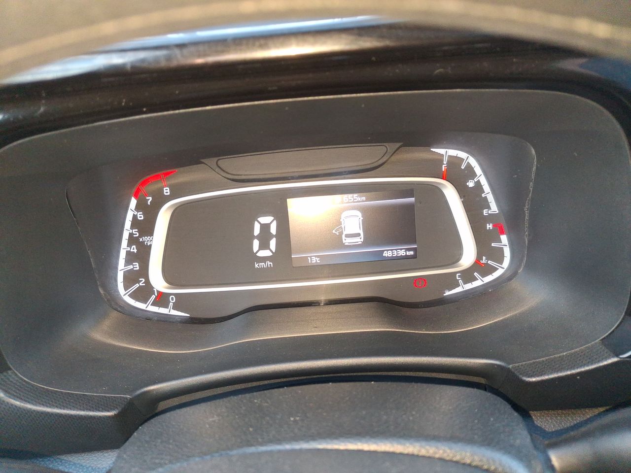 KIA Sonet — foto 27 de 35