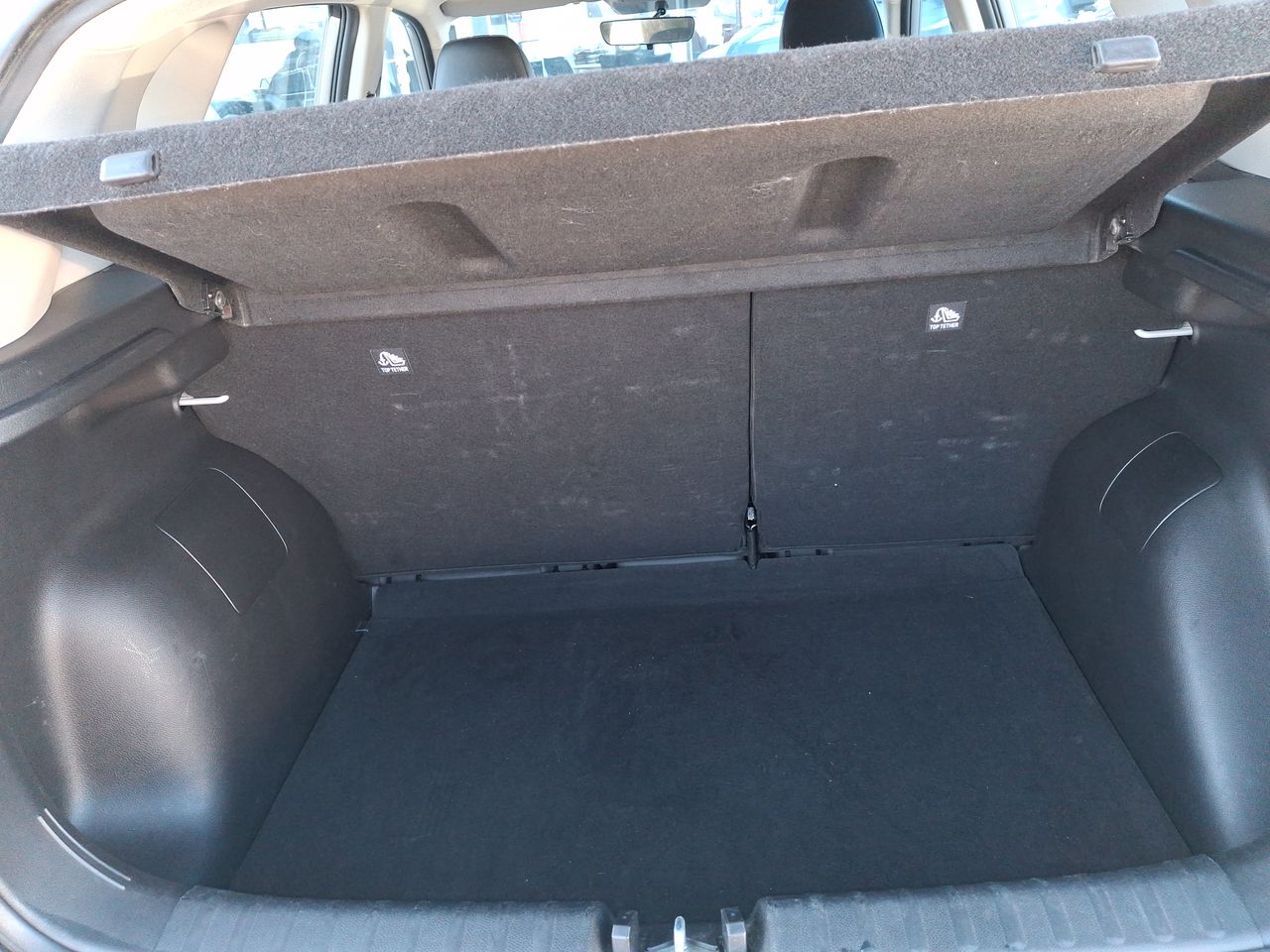 KIA Sonet — foto 21 de 35