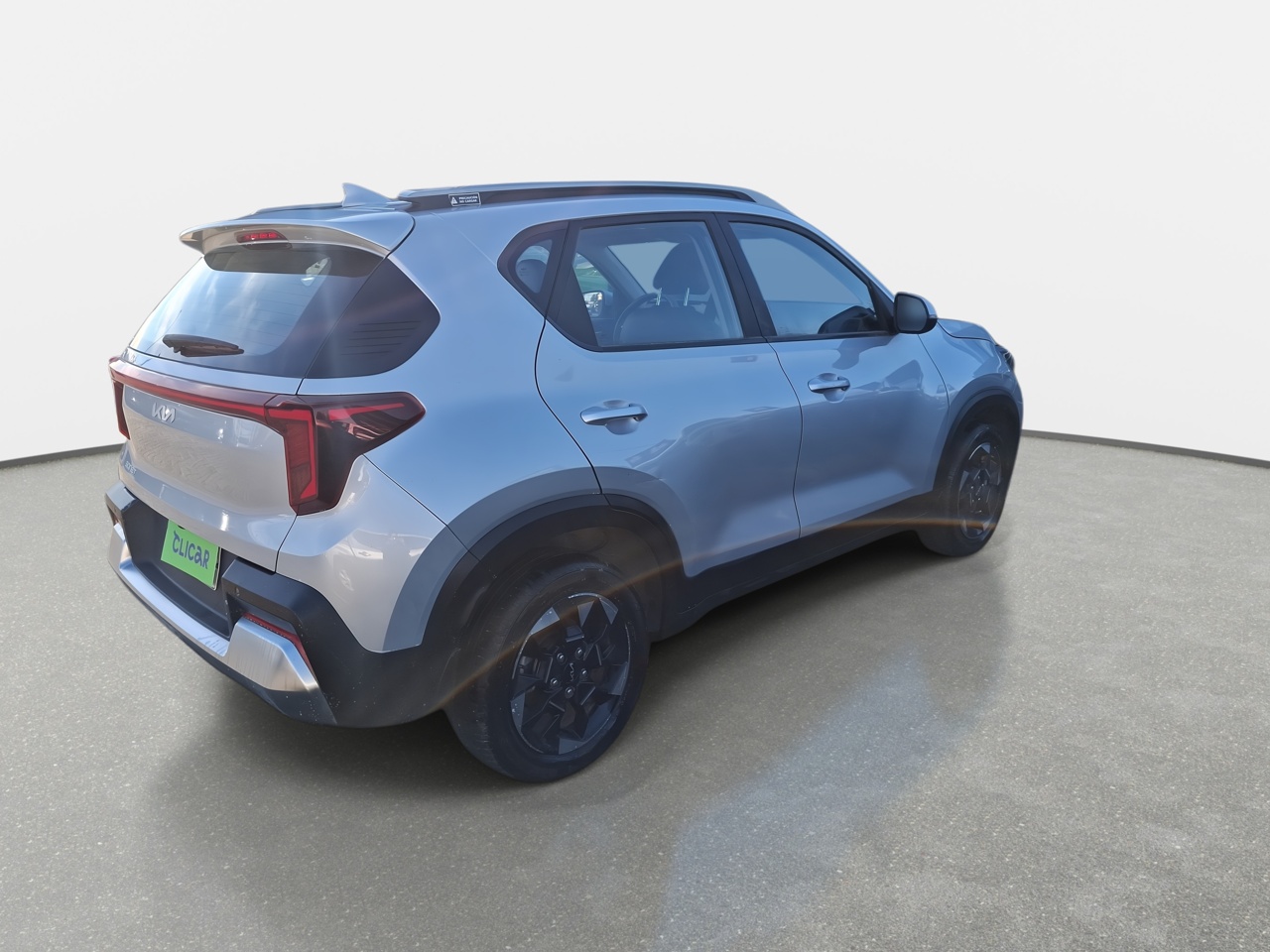 KIA Sonet — foto 8 de 35