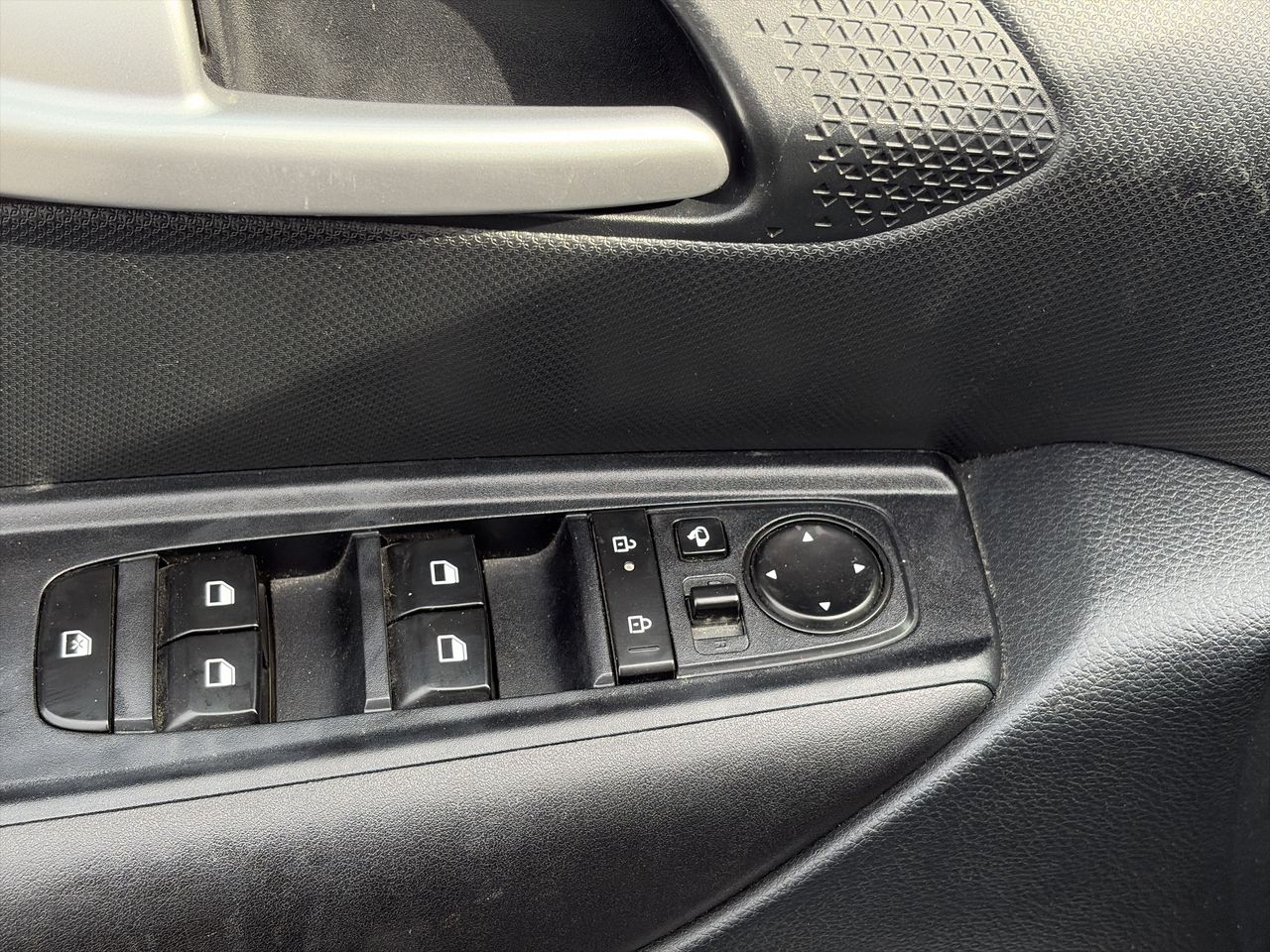 KIA Sonet — foto 13 de 20