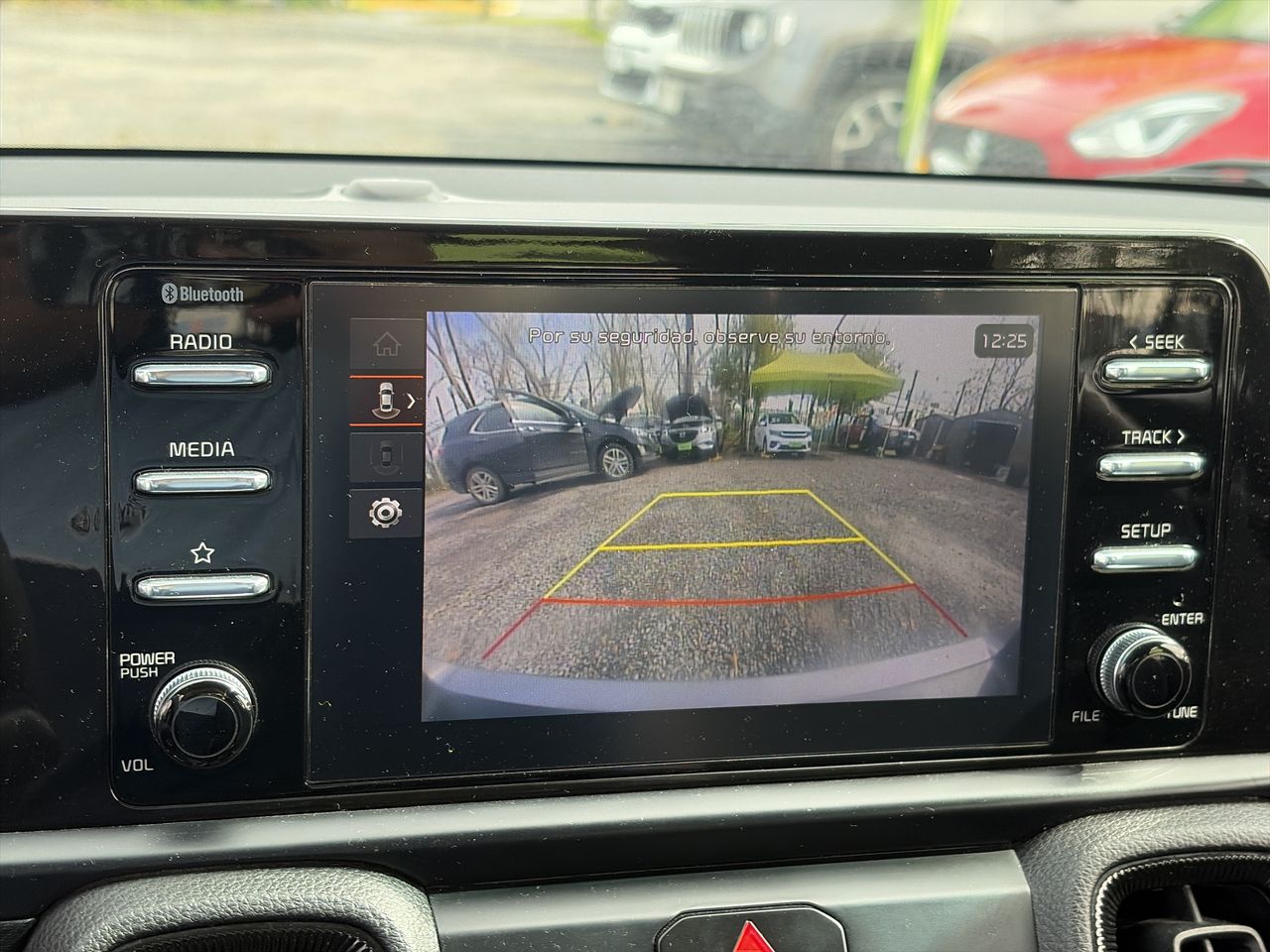 KIA Sonet — foto 18 de 20
