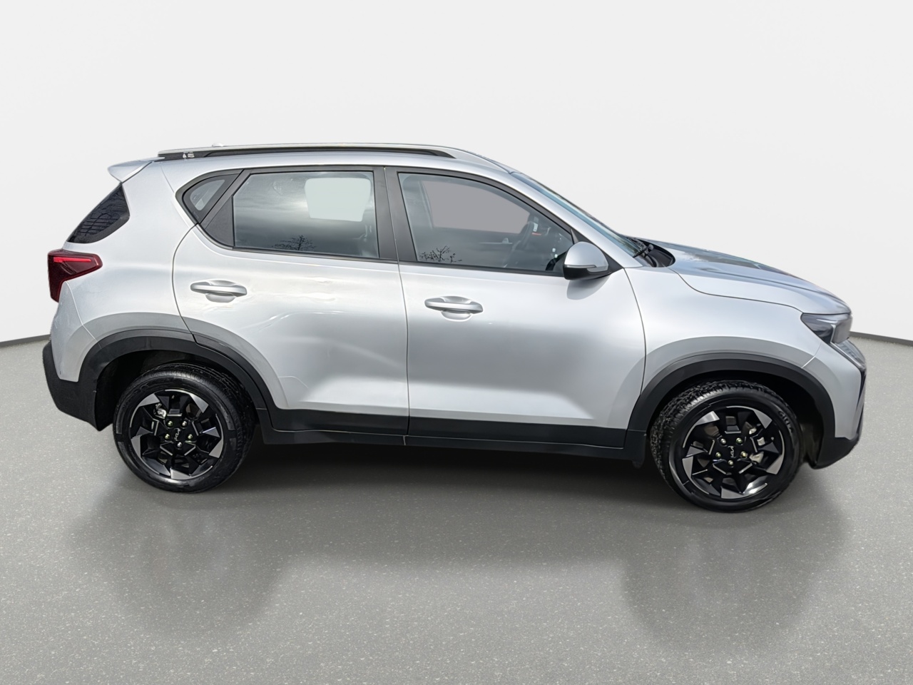 KIA Sonet — foto 9 de 28