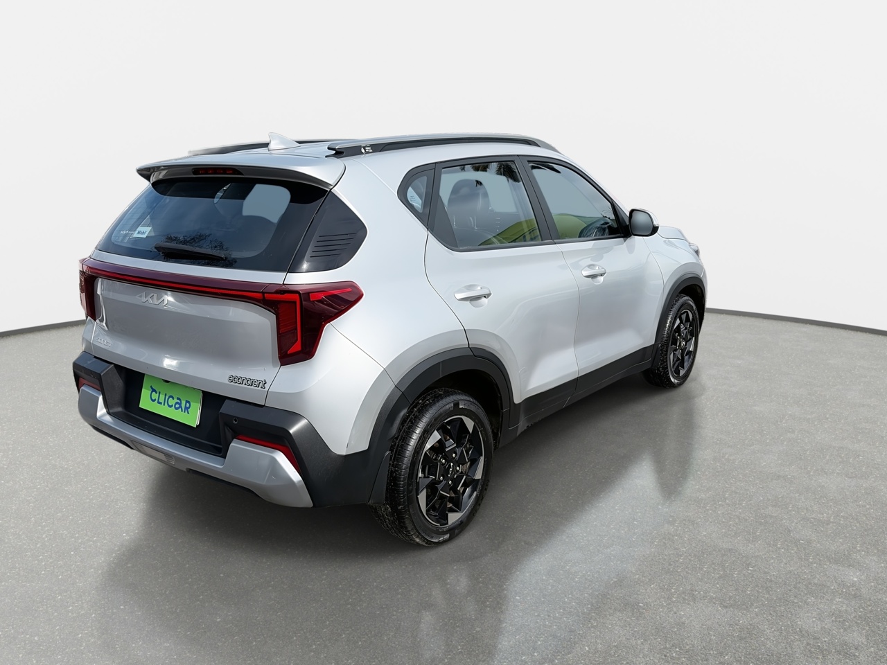KIA Sonet — foto 8 de 28