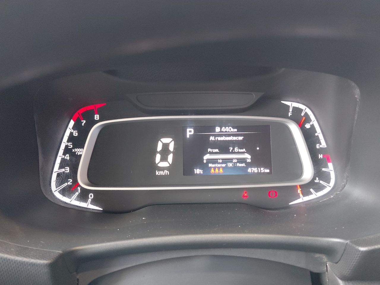 KIA Sonet — foto 29 de 35