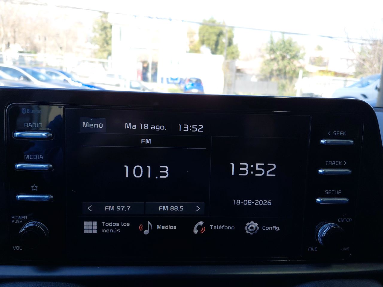 KIA Sonet — foto 30 de 35